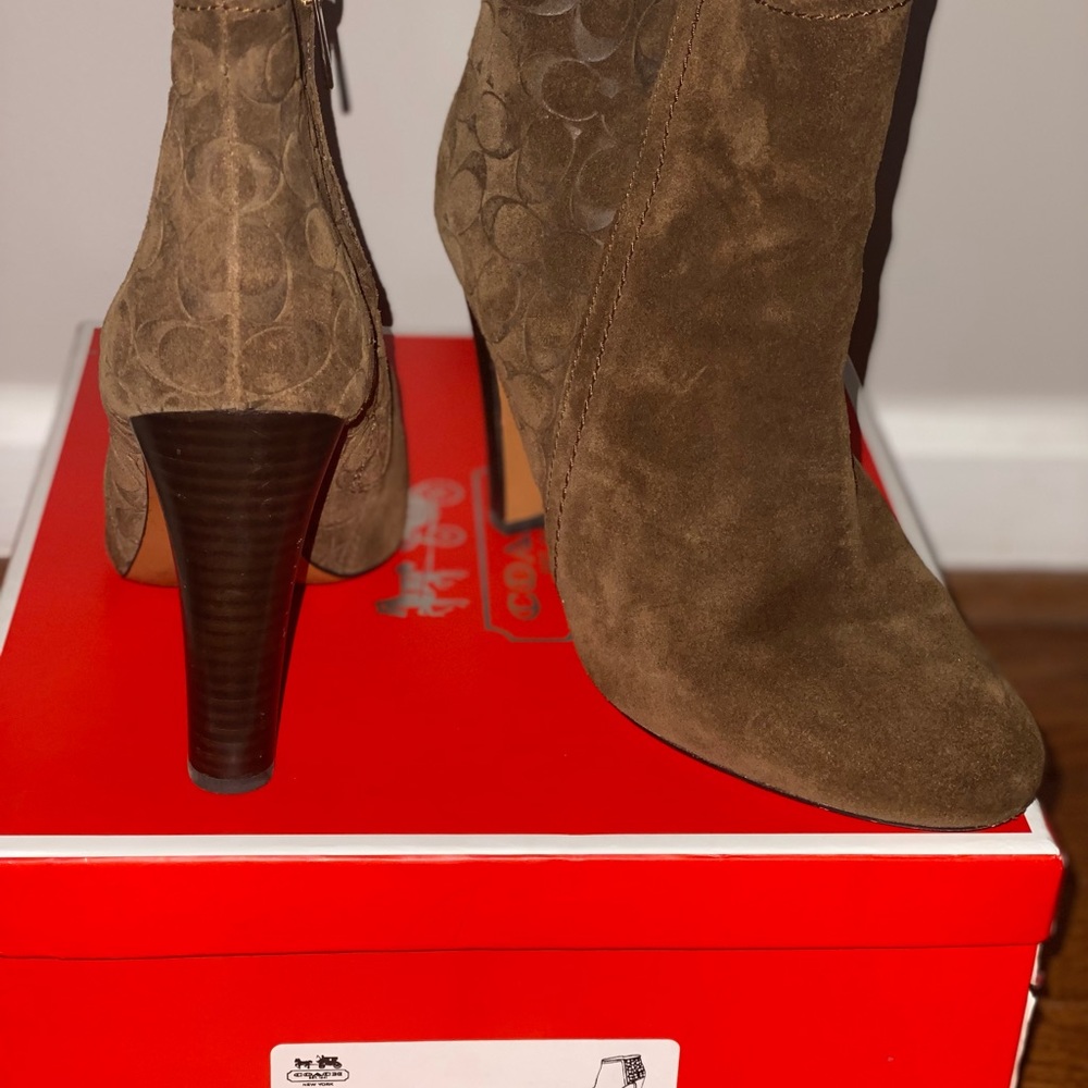 Coach women’s  suede boots